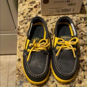 NIB Sperry boys shoes. Size 11 navy and yellow